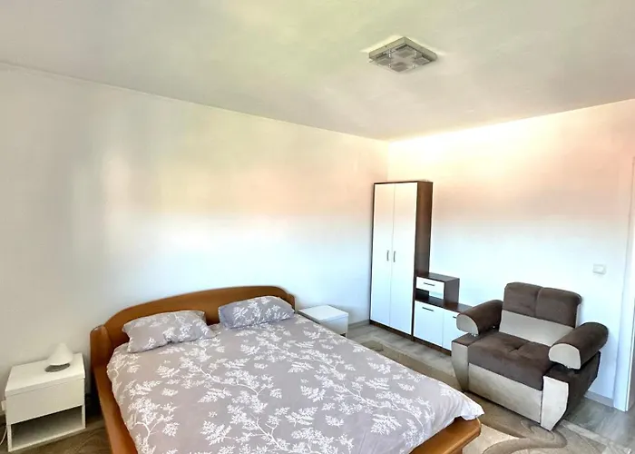 Ejna Гостевой дом 4*